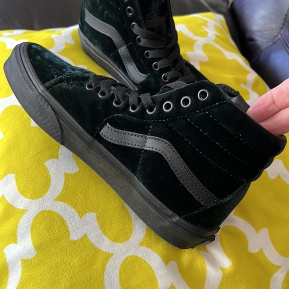 NWOT VANS HI Velvet Green Black unisex sneakers - Picture 2 of 11